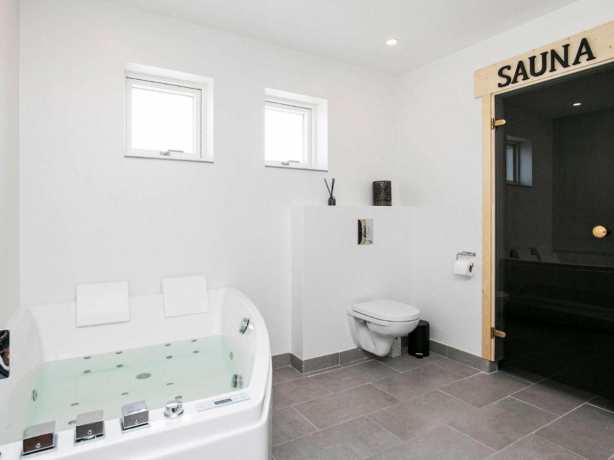 14 Person Holiday Home In V Ggerl Se Bøtø By 외부 사진