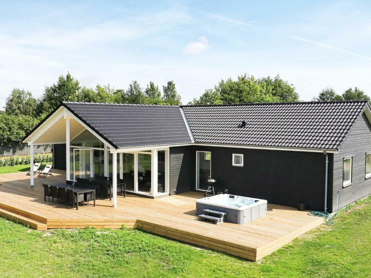 14 Person Holiday Home In V Ggerl Se Bøtø By 외부 사진
